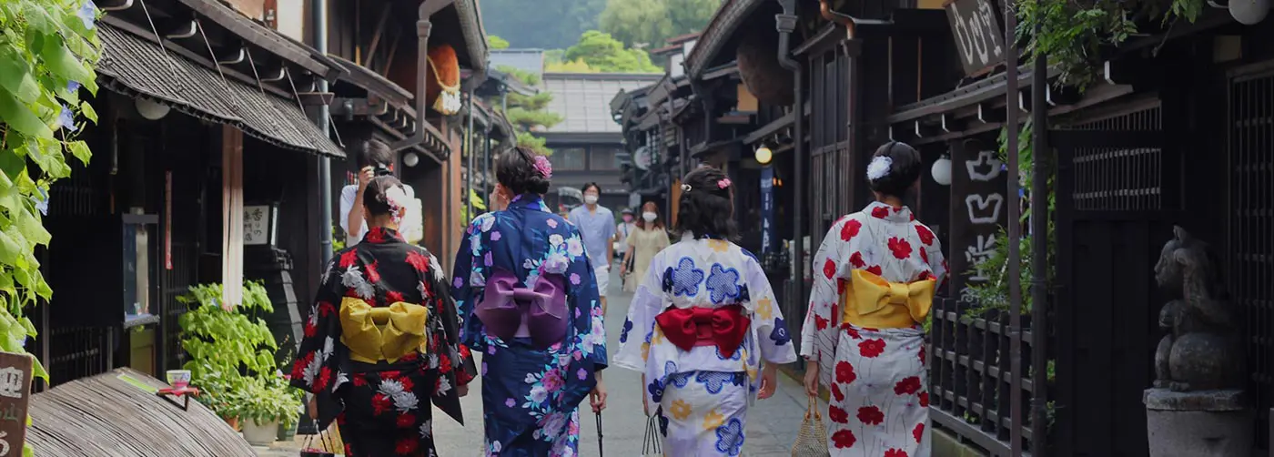 ホテル周辺を歩く イメージ