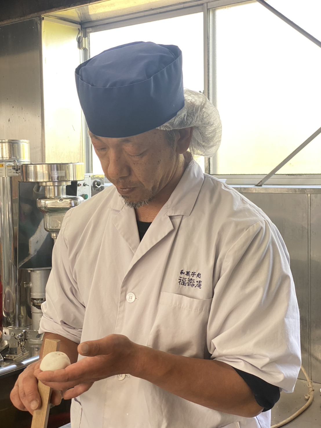 守破離の精神で届ける、旬を味わう和菓子たち