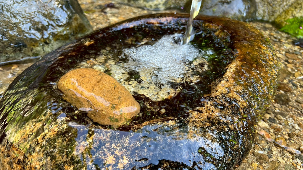 天王洞の不動明王 お助け水
