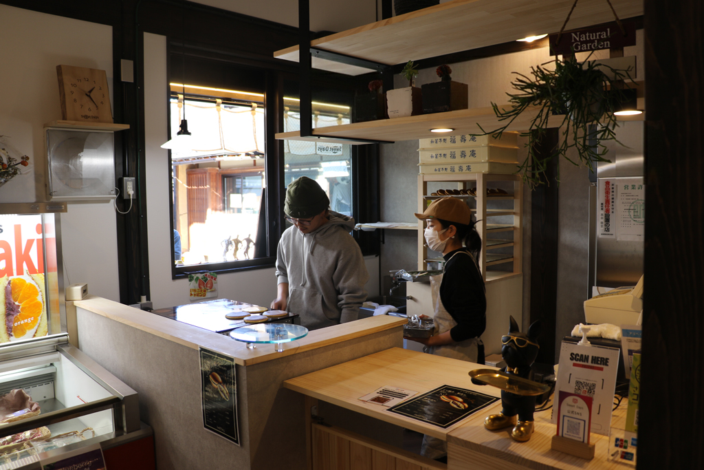 ■ “目の前で焼き上がるライブ感” ぷくっと膨らむどら焼きに心が躍る