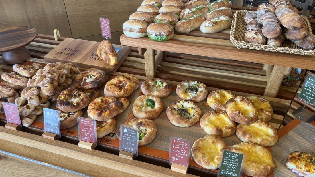 ダルマベーカリー