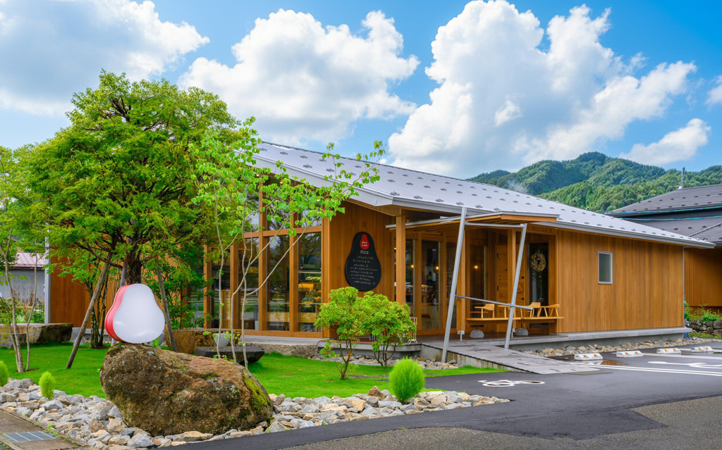 飛騨高山で話題のパン屋|ダルマベーカリーの人気の理由を取材してきました。